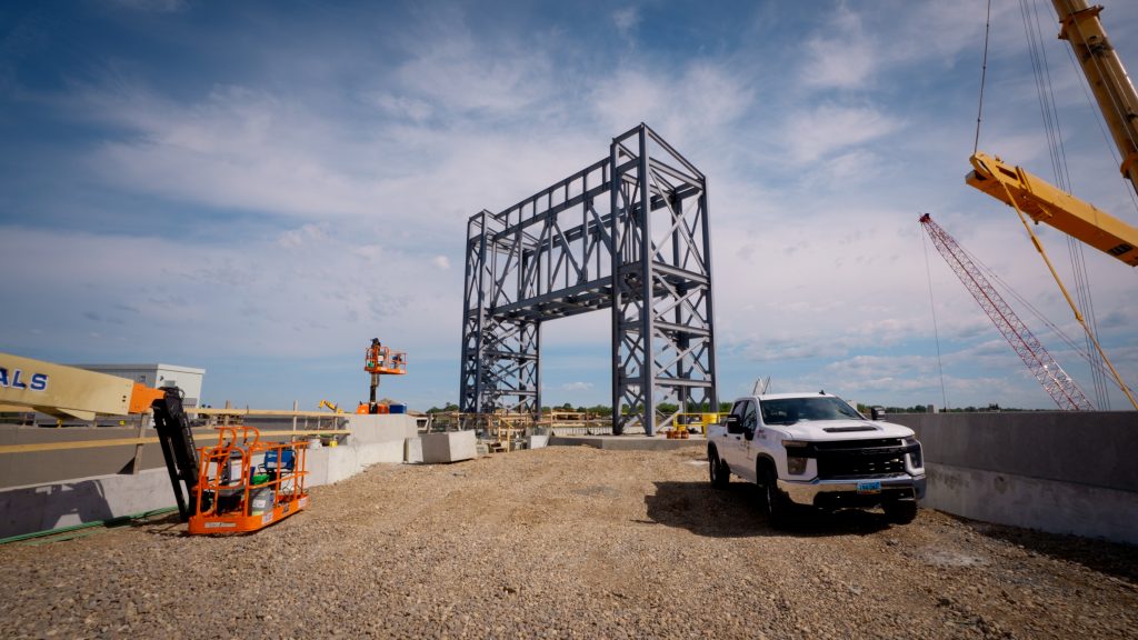 Installation begins on components of the Sheyenne River Aqueduct’s vertical lift gate. 